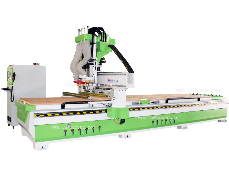 高配LD1325四工序雙工位排刀加工中心 高配LD1325四工序雙工位排刀加工中心